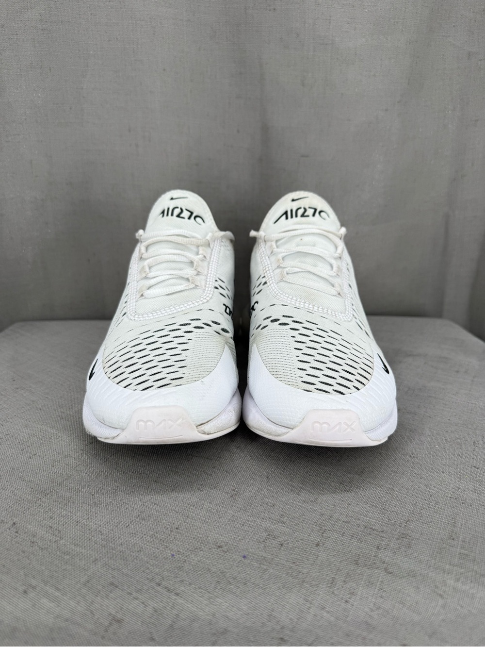 Nike Air Max 270 women’s Sz 9 Black White Running Shoes - Picture 6 of 9